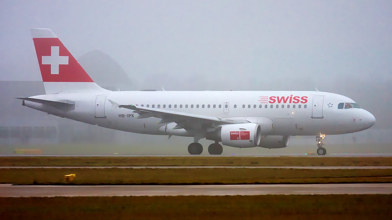 HB-IPX ✈ Swiss International Air Lines Airbus A319-112 @ Manchester