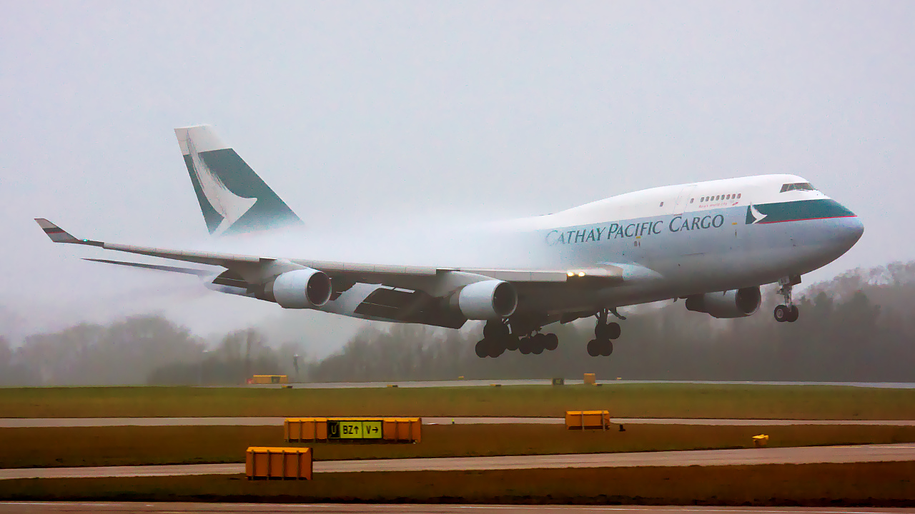 B-KAG ✈ Cathay Pacific Boeing 747-412F @ Manchester