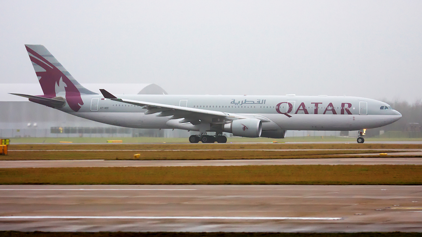 A7-AEE ✈ Qatar Airways Airbus A330-302 @ Manchester