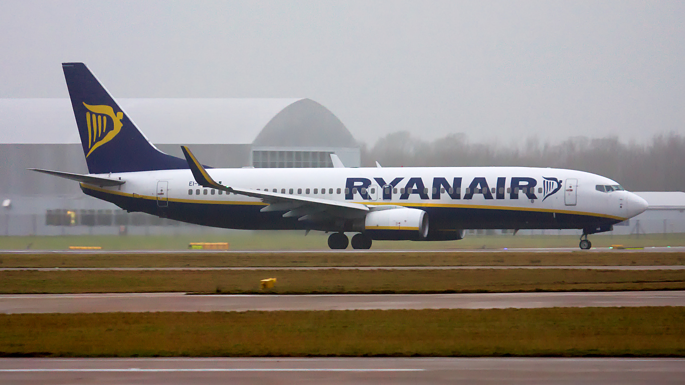 EI-DHB ✈ Ryanair Boeing 737-8AS @ Manchester