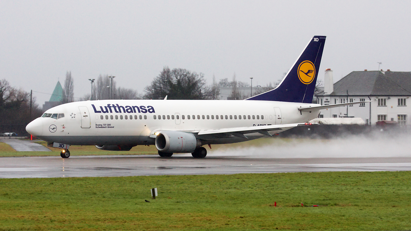 D-ABXO ✈ Lufthansa Boeing 737-330 @ Manchester