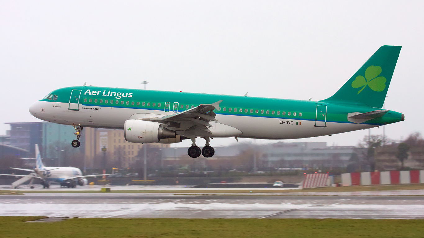 EI-DVE ✈ Aer Lingus Airbus A320-214 @ Manchester
