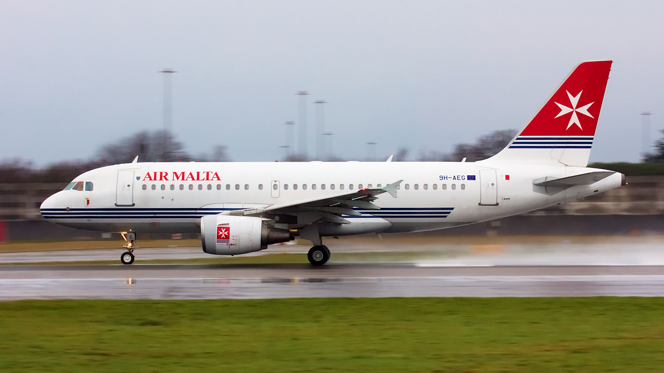 9H-AEG ✈ Air Malta Airbus A319-111 @ Manchester
