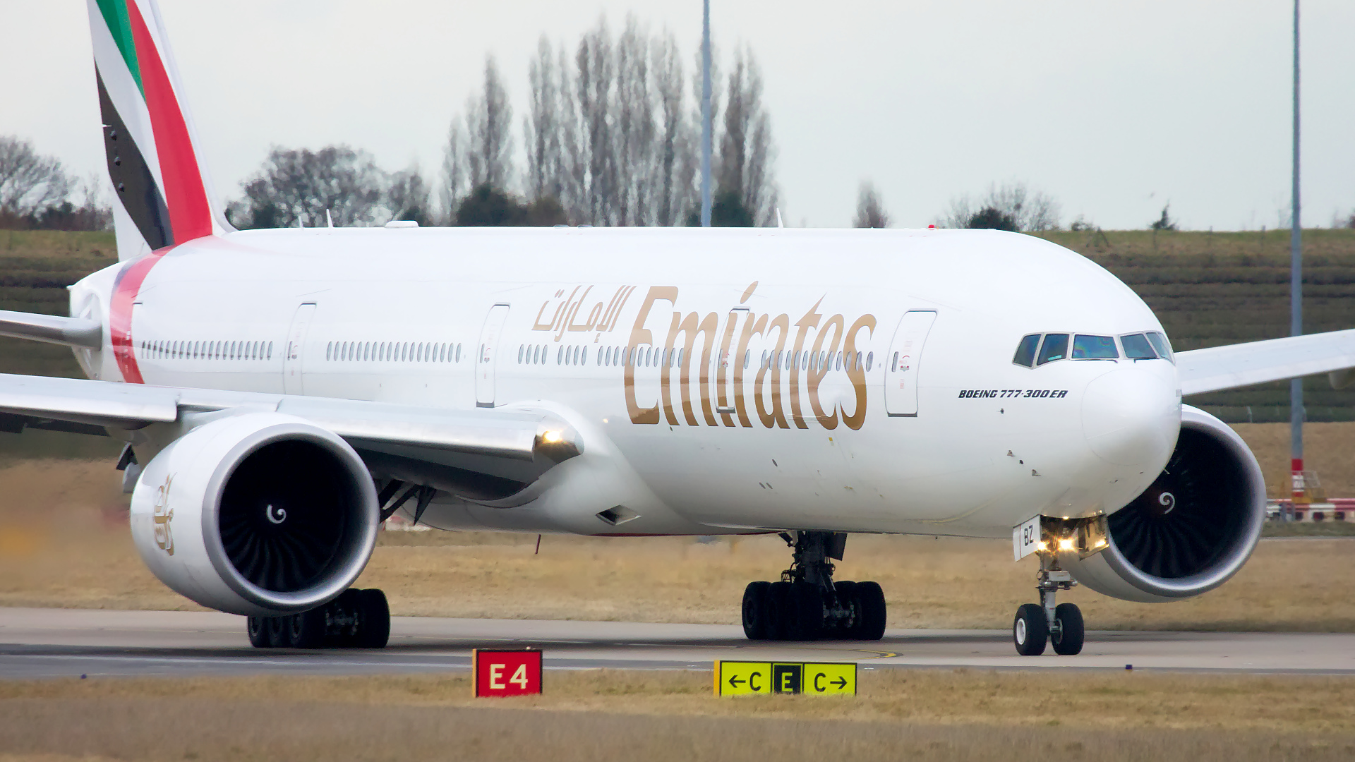 A6-EBZ ✈ Emirates Airline Boeing 777-31HER @ Birmingham