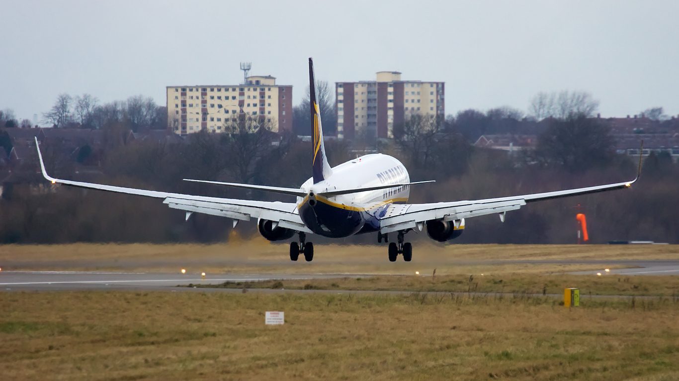 EI-EFM ✈ Ryanair Boeing 737-8AS @ Birmingham