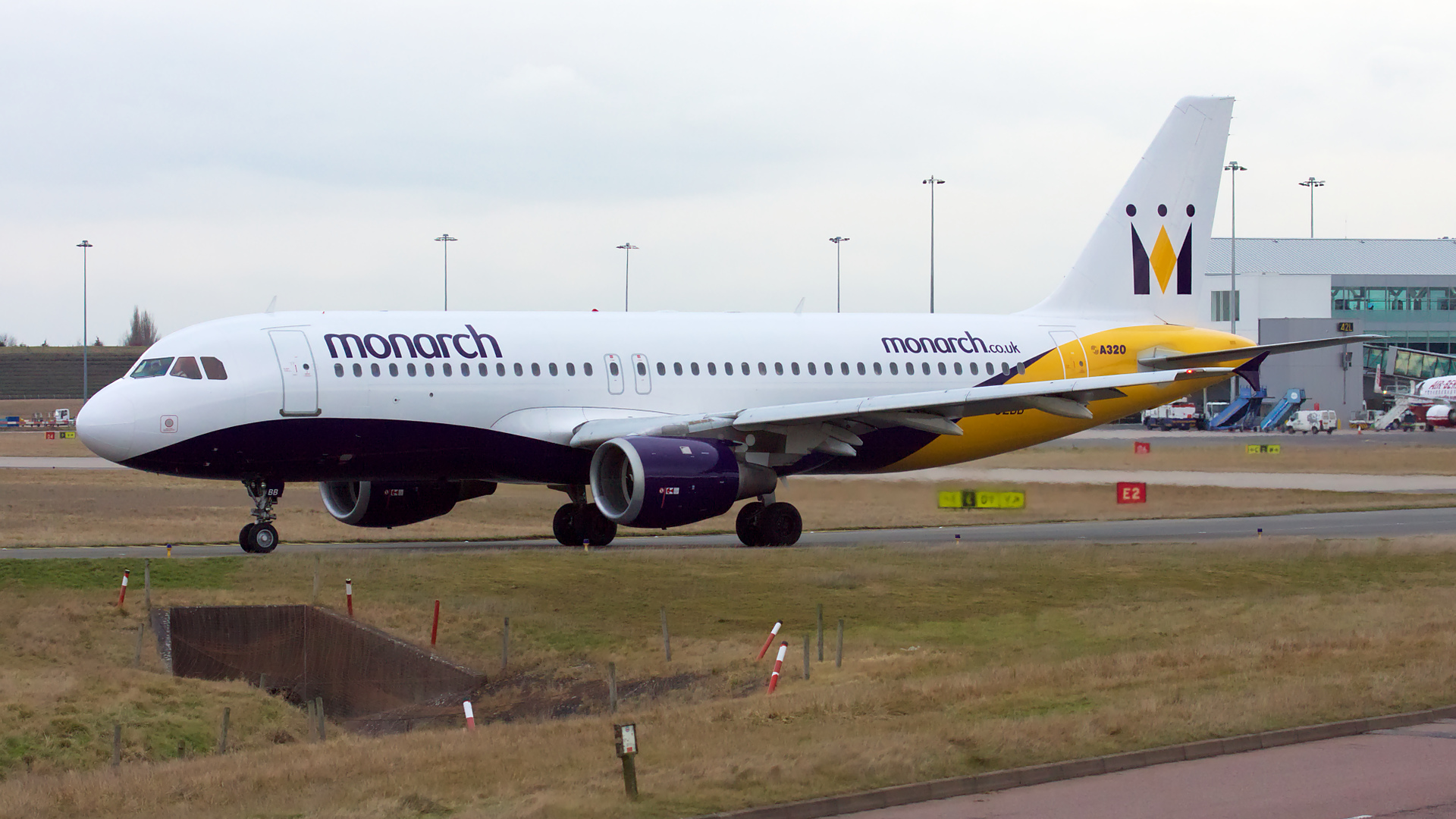 G-OZBB ✈ Monarch Airlines Airbus A320-212 @ Birmingham