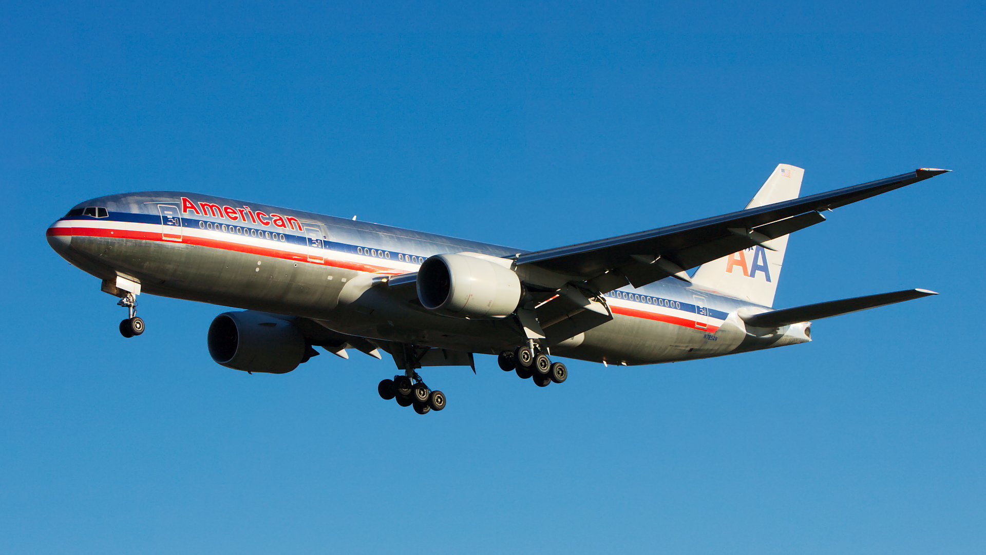 N785AN ✈ American Airlines Boeing 777-223ER @ London-Heathrow