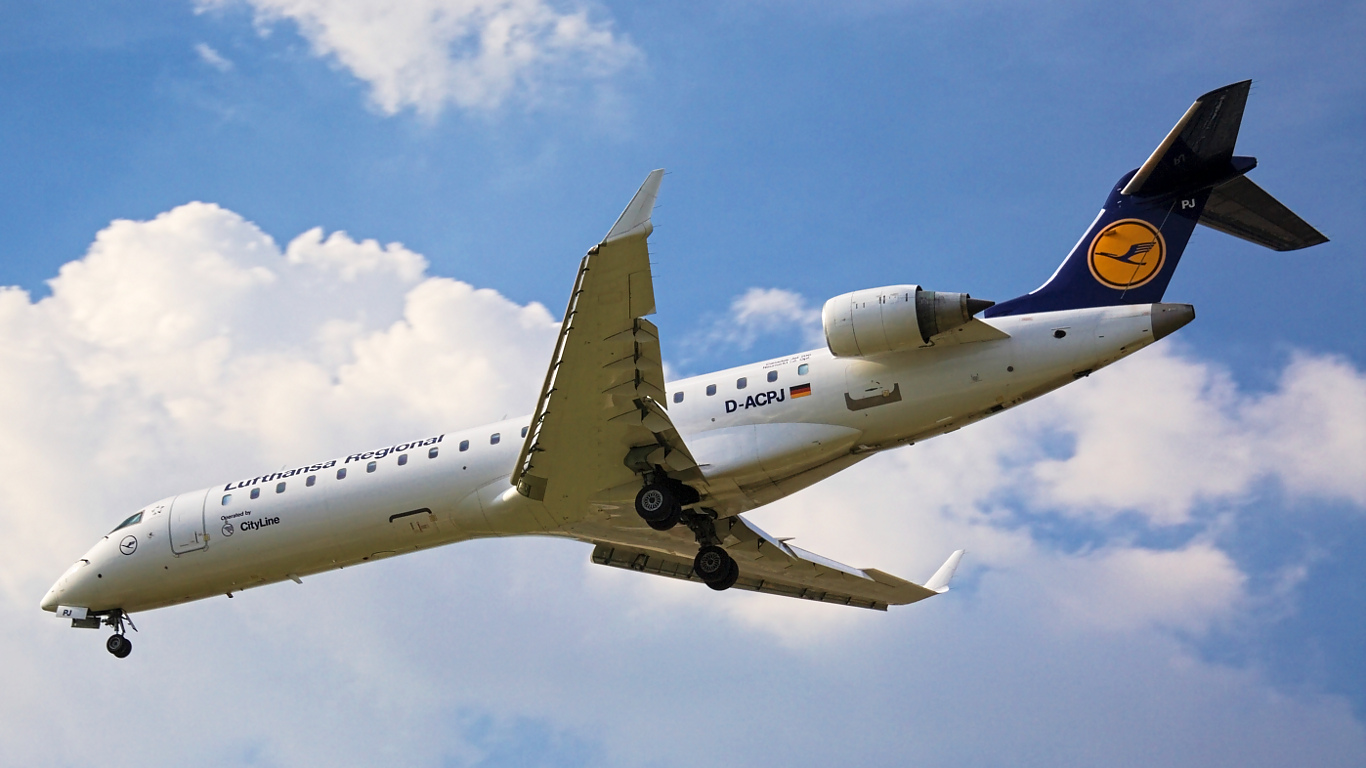 D-ACPJ ✈ Lufthansa Regional Canadair CL-600-2C10 CRJ-701 @ London-Heathrow