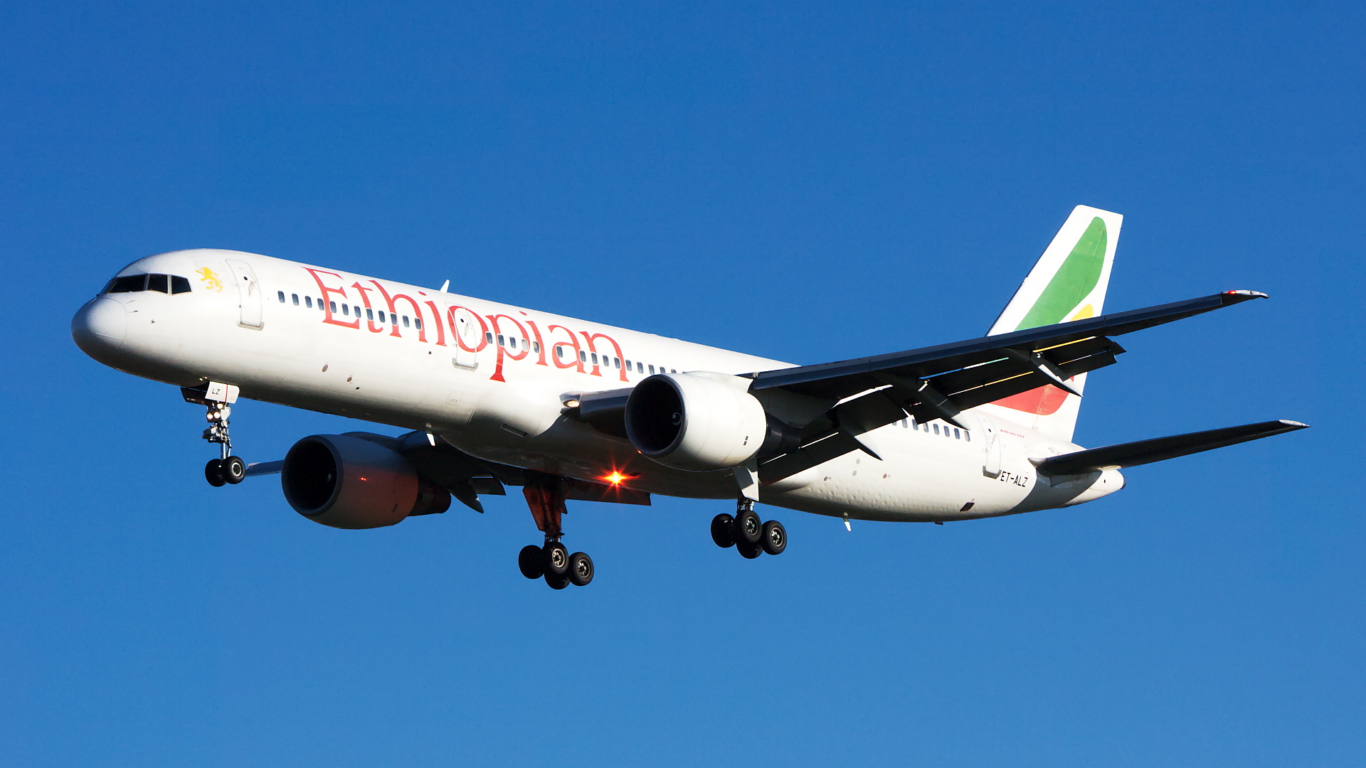 ET-ALZ ✈ Ethiopian Airlines Boeing 757-231 @ London-Heathrow
