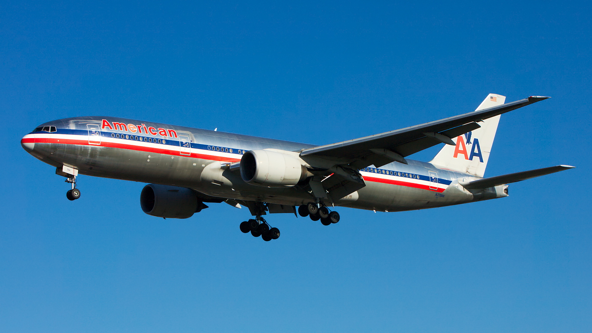 N779AN ✈ American Airlines Boeing 777-223ER @ London-Heathrow