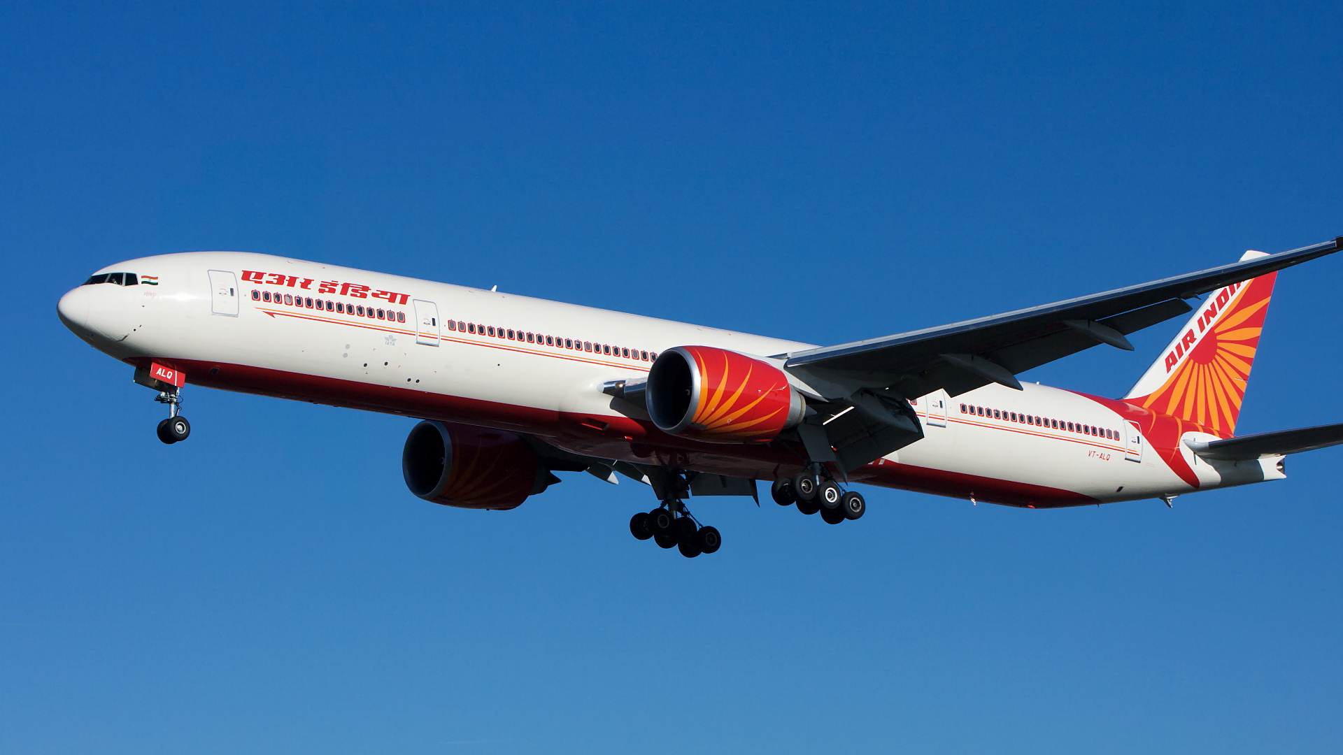 VT-ALQ ✈ Air India Boeing 777-337ER @ London-Heathrow