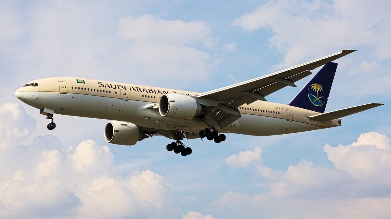 HZ-AKK ✈ Saudi Arabian Airlines Boeing 777-268ER @ London-Heathrow