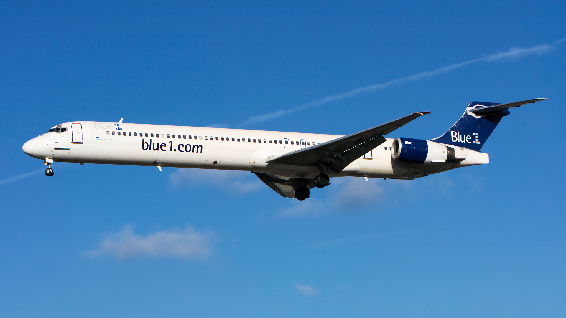 OH-BLE ✈ Blue1 McDonnell Douglas MD-90-30 @ London-Heathrow