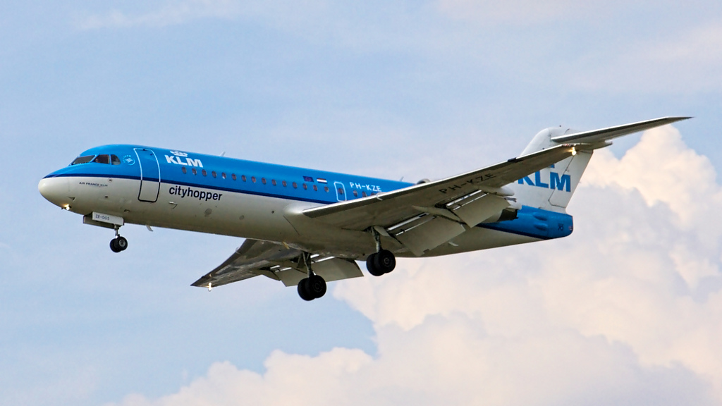 PH-KZE ✈ KLM Cityhopper Fokker 70 (F28-0070) @ London-Heathrow