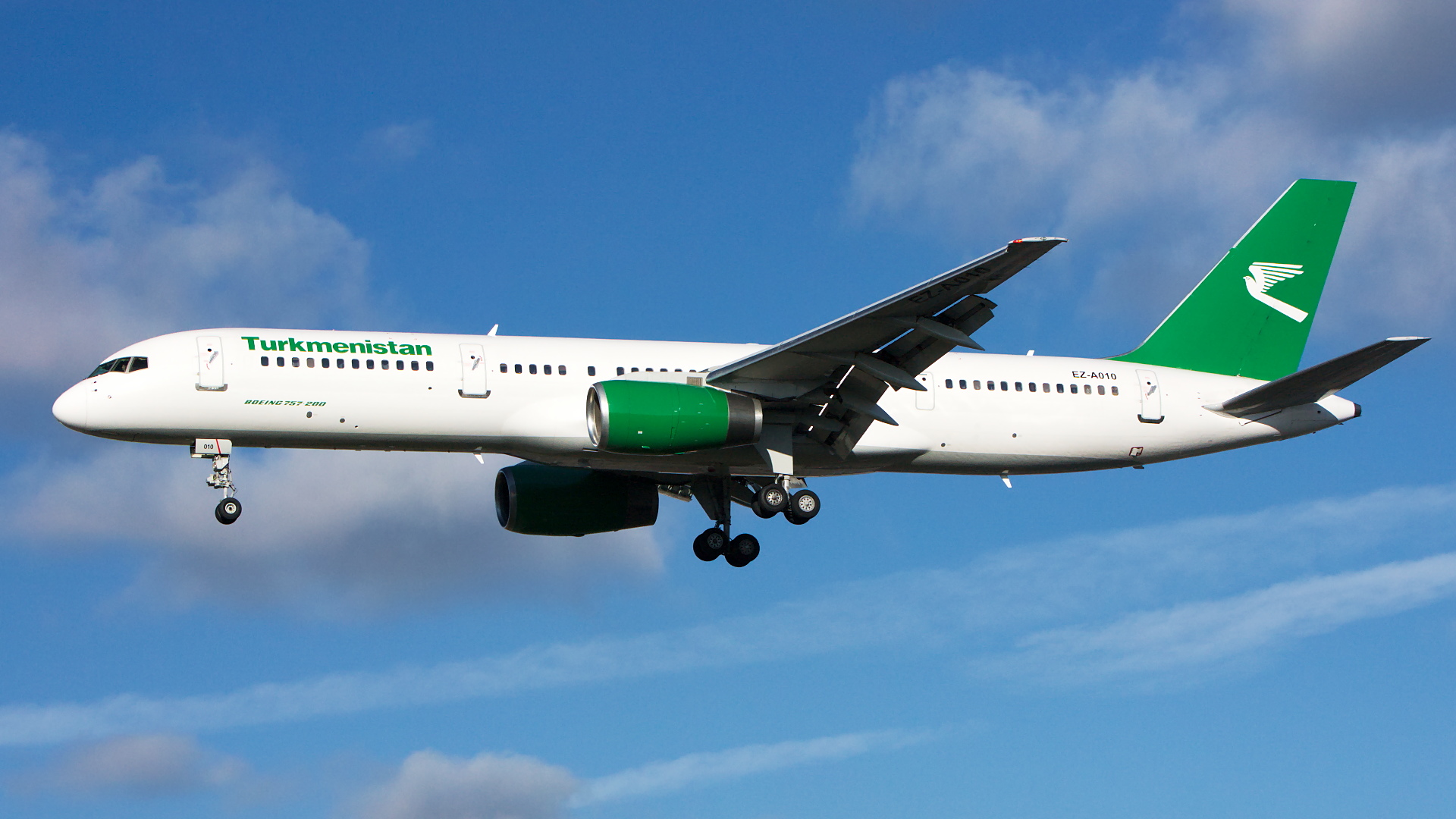 EZ-A010 ✈ Turkmenistan Airlines Boeing 757-23A @ London-Heathrow
