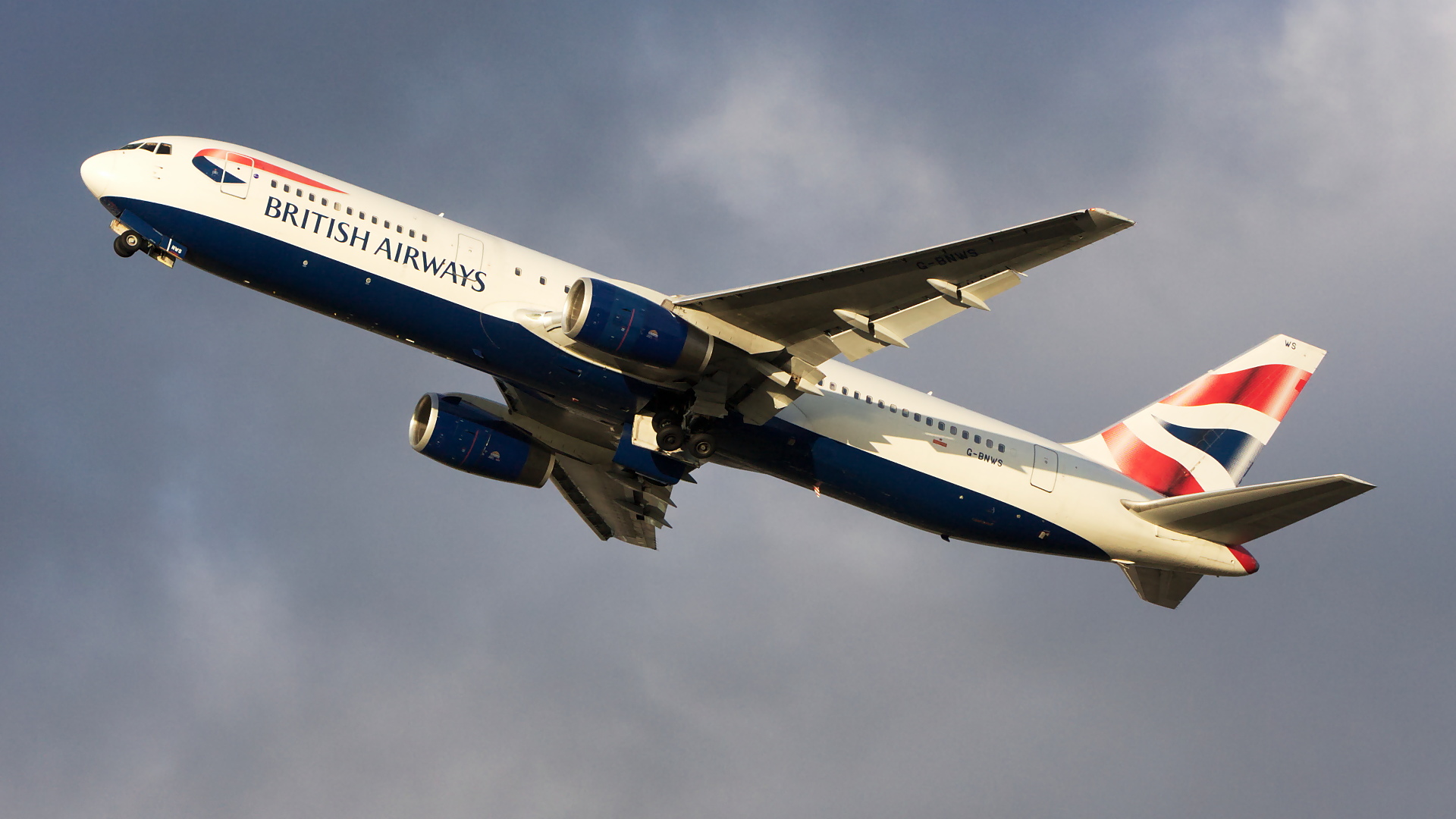 G-BNWS ✈ British Airways Boeing 767-336ER @ London-Heathrow