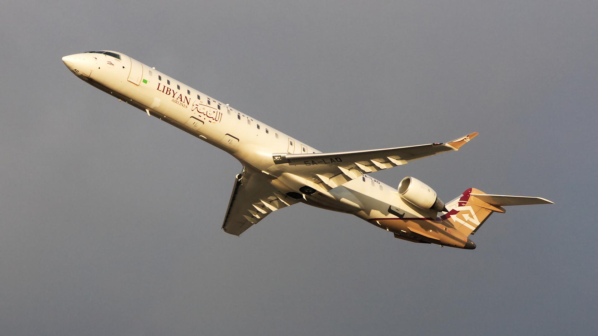 5A-LAD ✈ Libyan Arab Airlines Canadair CL-600-2D24 CRJ-900 @ London-Heathrow