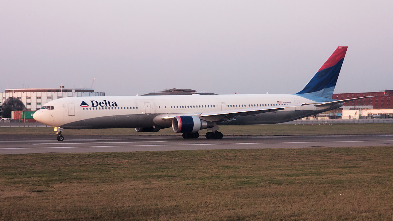 N834MH ✈ Delta Air Lines Boeing 767-432ER @ London-Heathrow