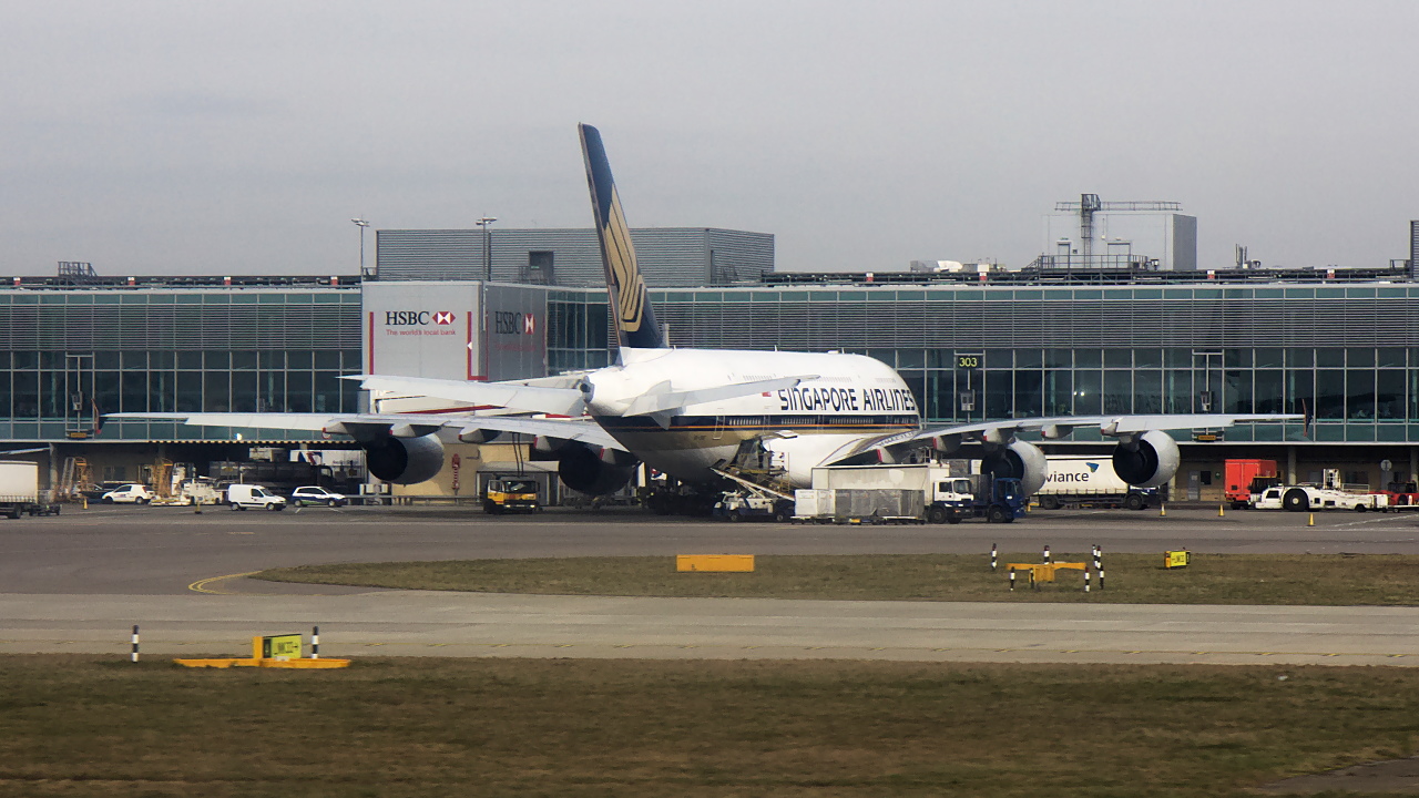 9V-SKF ✈ Singapore Airlines Airbus A380-841 @ London-Heathrow