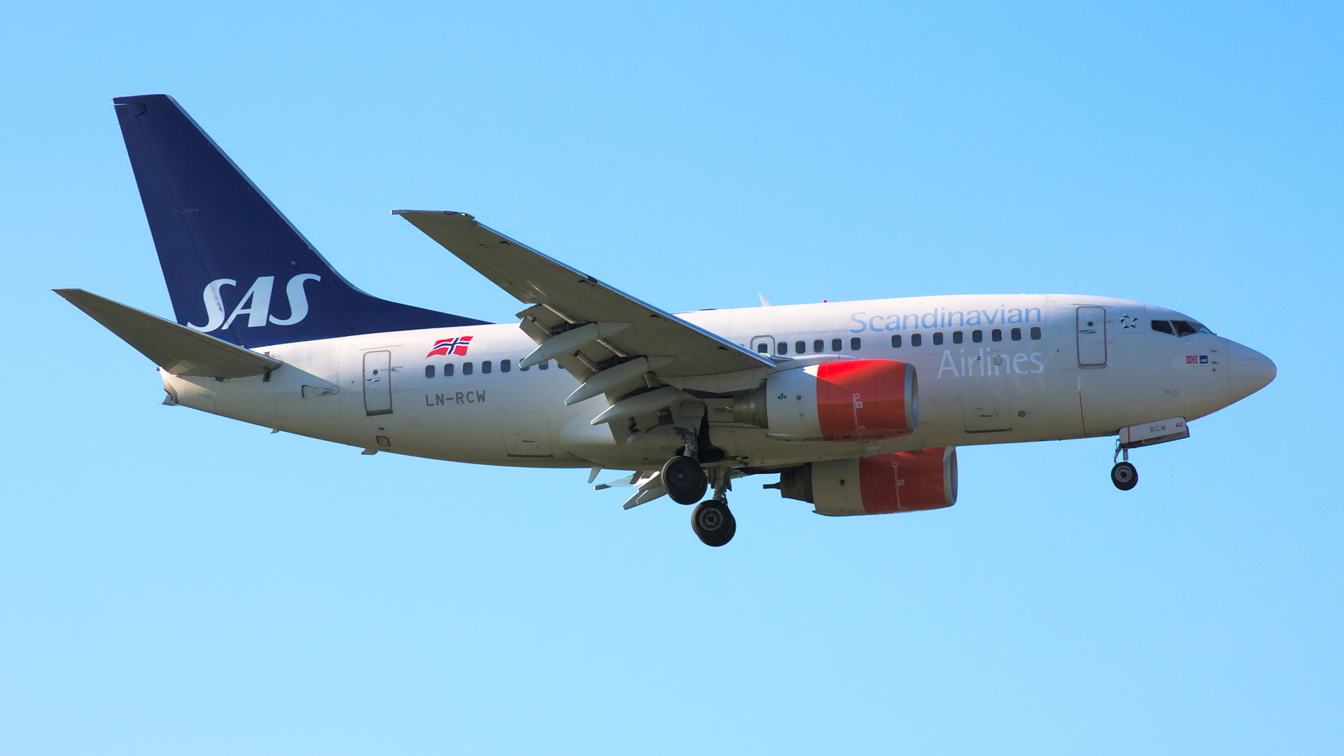LN-RCW ✈ Scandinavian Airlines Boeing 737-683 @ London-Heathrow