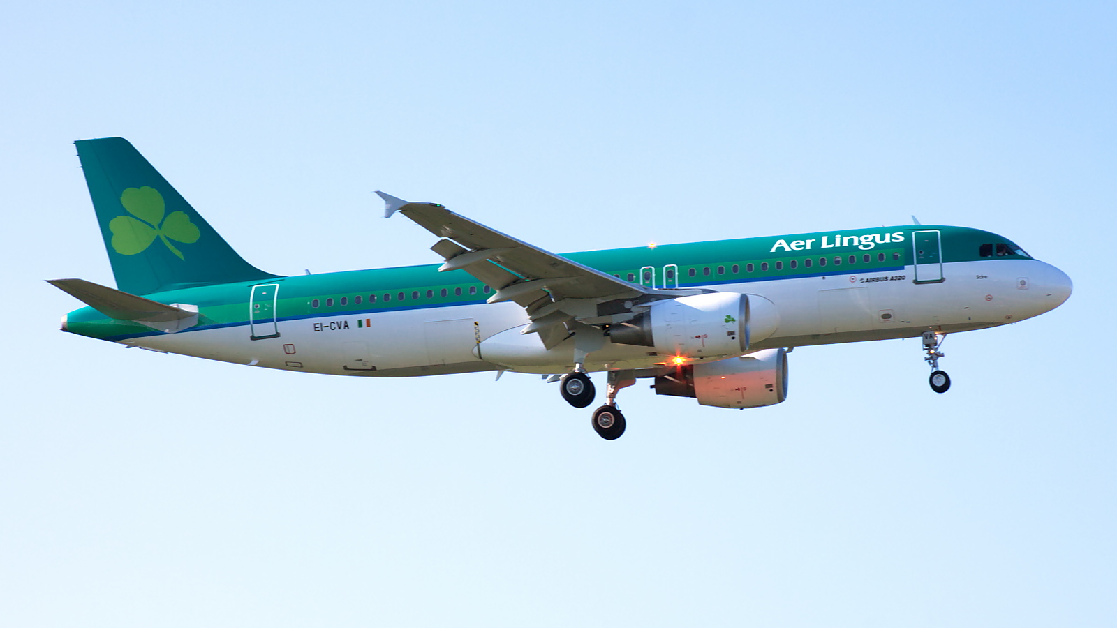 EI-CVA ✈ Aer Lingus Airbus A320-214 @ London-Heathrow
