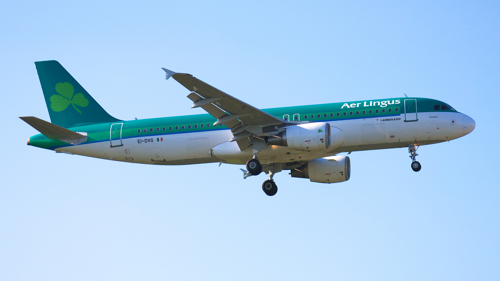 EI-DVG ✈ Aer Lingus Airbus A320-214 @ London-Heathrow