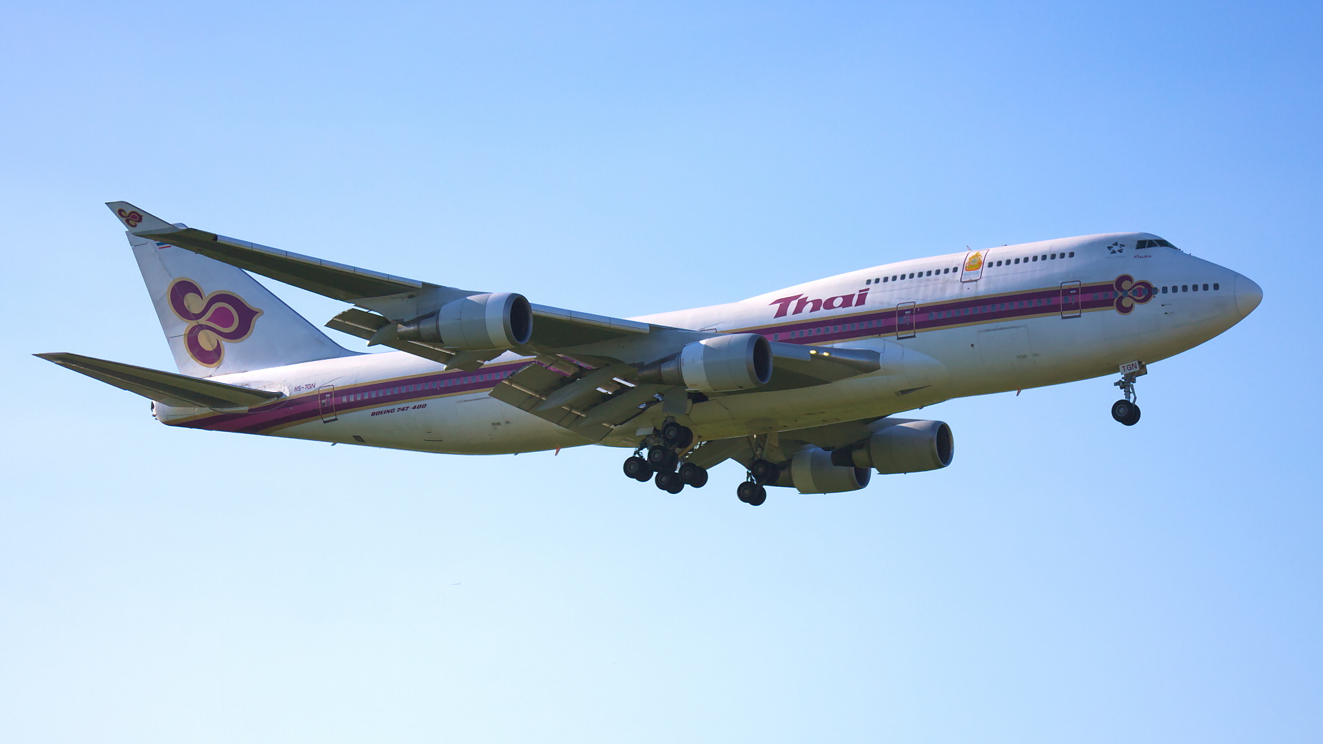 HS-TGN ✈ Thai Airways International Boeing 747-4D7 @ London-Heathrow