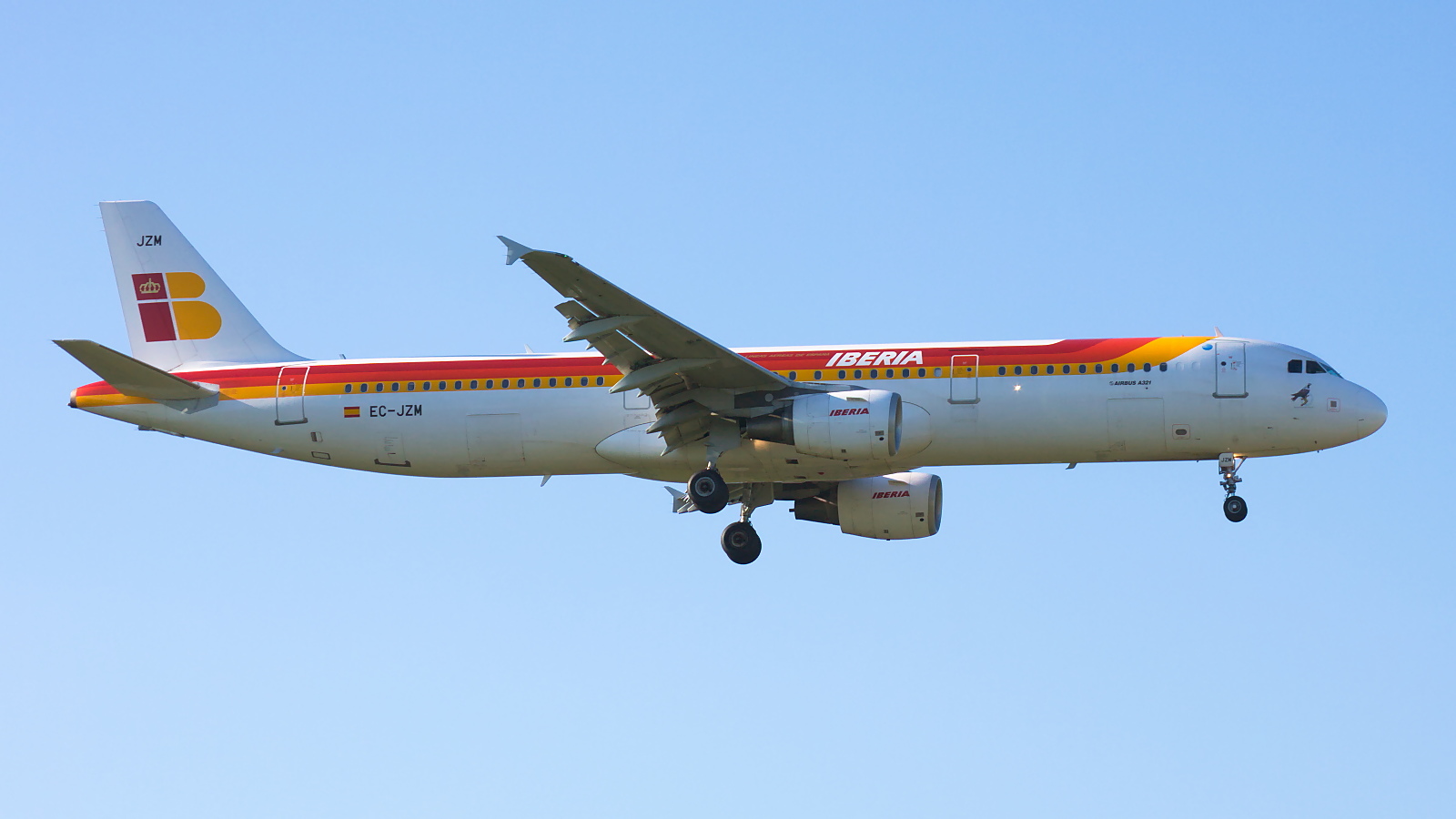 EC-JZM ✈ Iberia Airlines Airbus A321-212 @ London-Heathrow