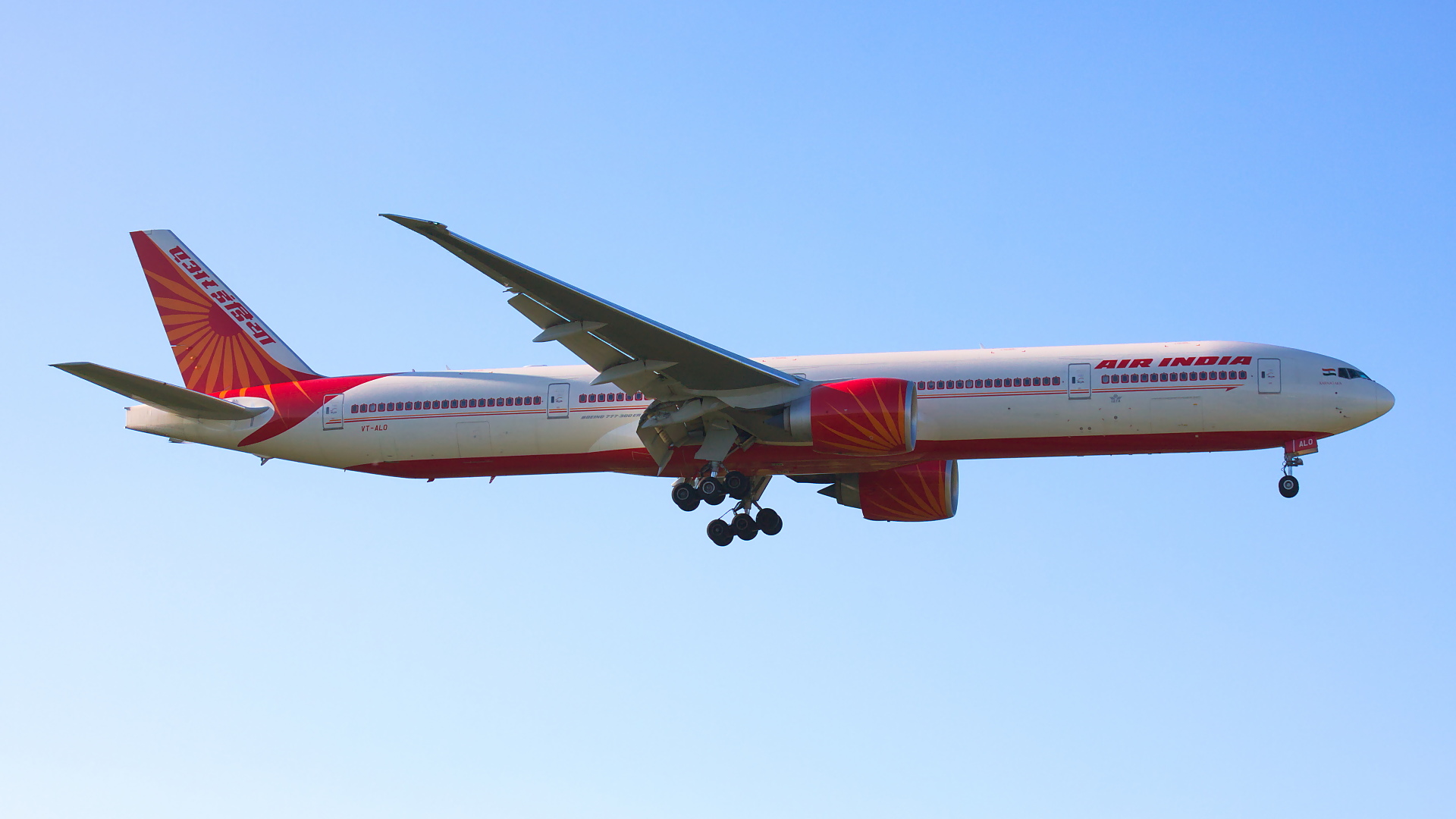 VT-ALO ✈ Air India Boeing 777-337ER @ London-Heathrow