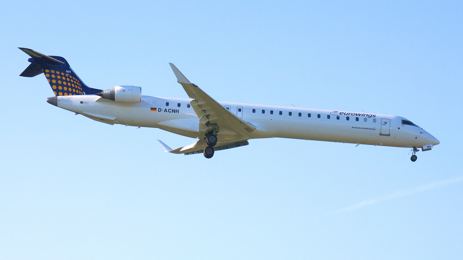 D-ACNH ✈ Eurowings Canadair CL-600-2D24 CRJ-900LR @ London-Heathrow