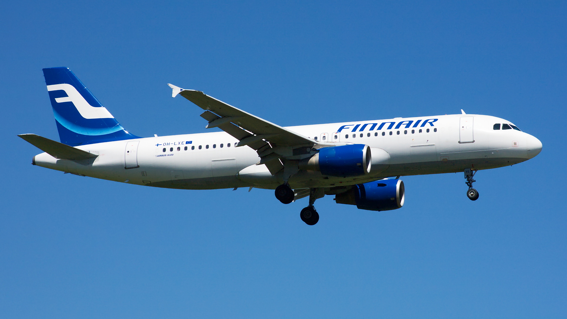 OH-LXE ✈ Finnair Airbus A320-214 @ London-Heathrow