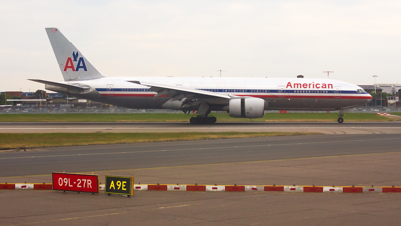 N798AN ✈ American Airlines Boeing 777-223ER @ London-Heathrow
