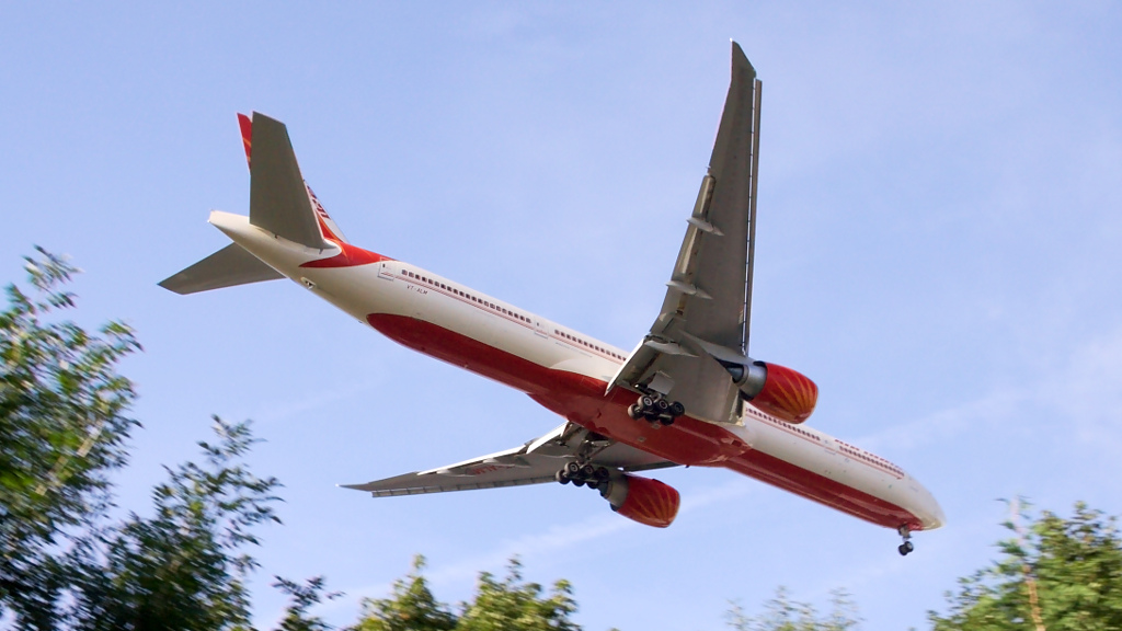 VT-ALM ✈ Air India Boeing 777-337ER @ London-Heathrow