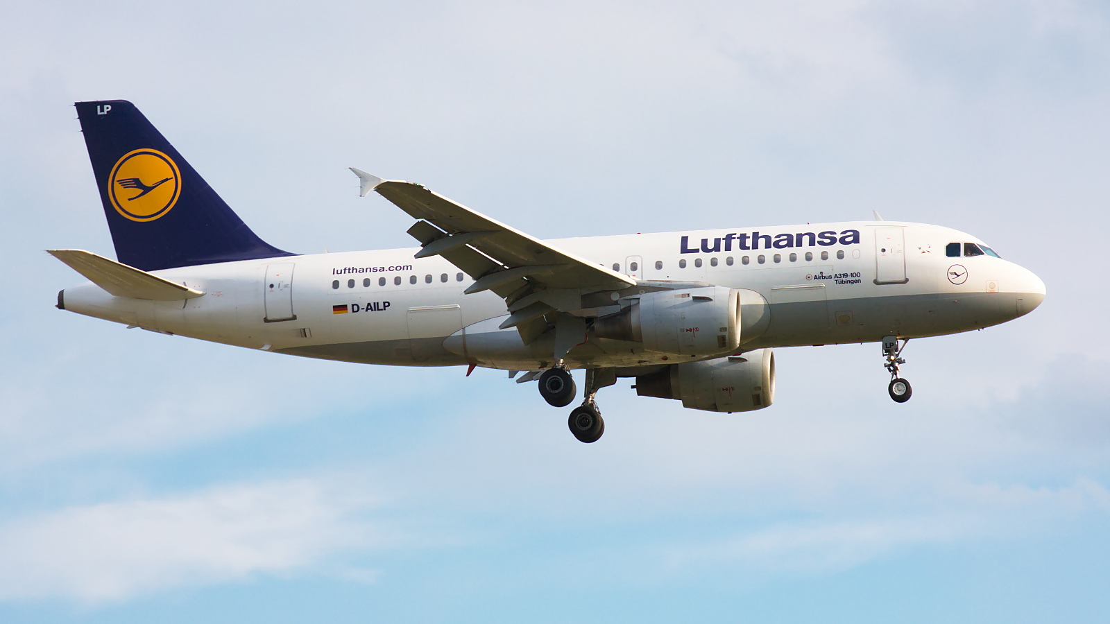 D-AILP ✈ Lufthansa Airbus A319-114 @ London-Heathrow