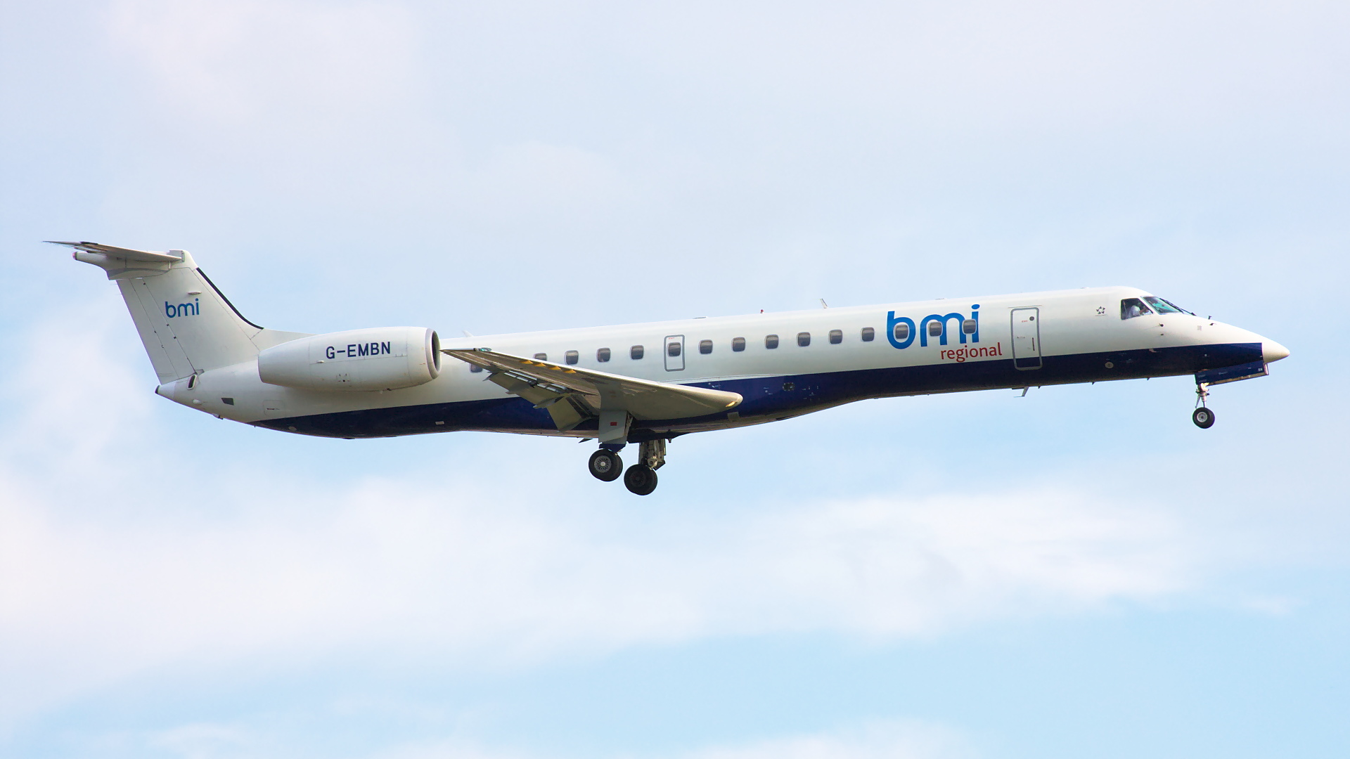 G-EMBN ✈ bmi regional Embraer ERJ-145EU @ London-Heathrow