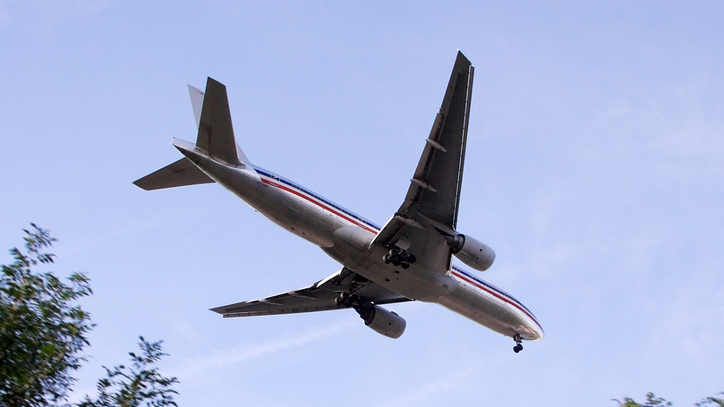 N770AN ✈ American Airlines Boeing 777-223ER @ London-Heathrow