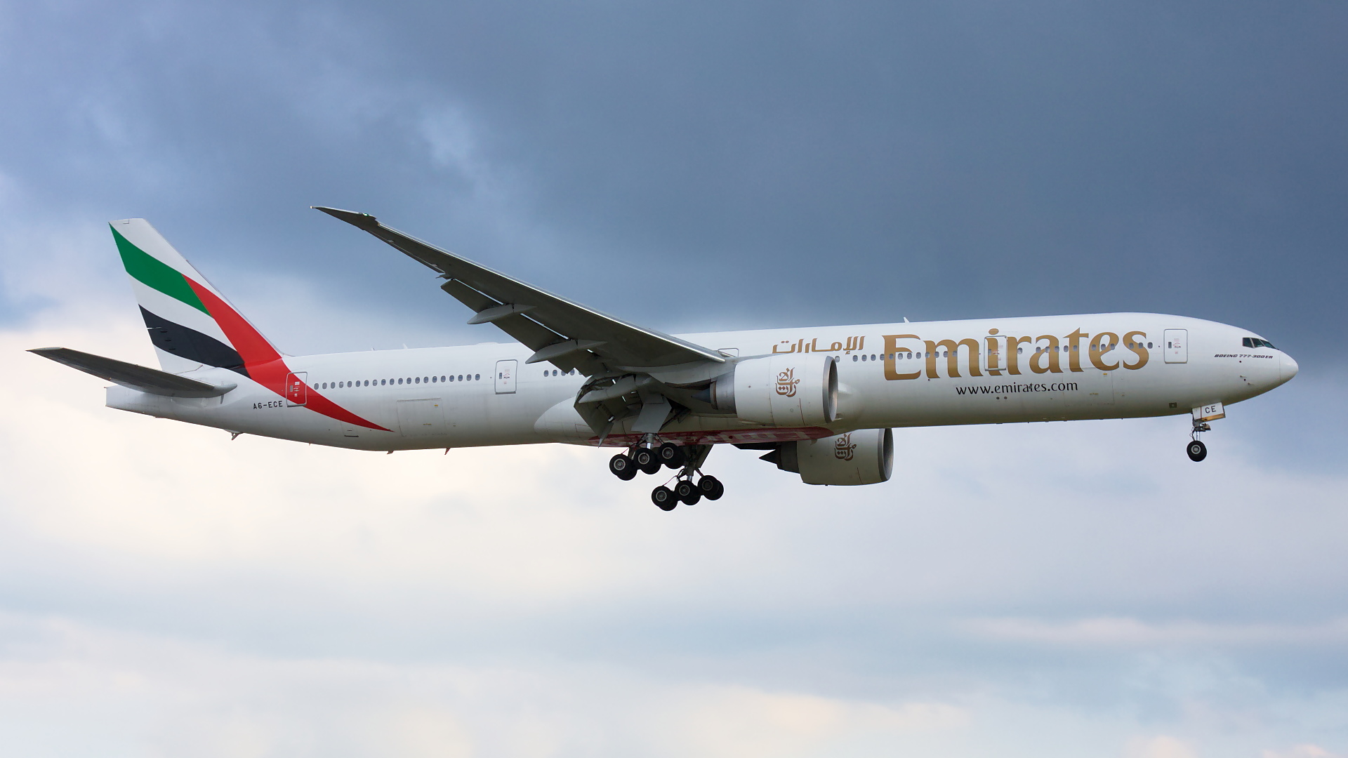 A6-ECE ✈ Emirates Airline Boeing 777-31HER @ London-Heathrow
