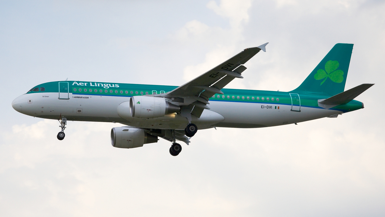 EI-DVI ✈ Aer Lingus Airbus A320-214 @ London-Heathrow