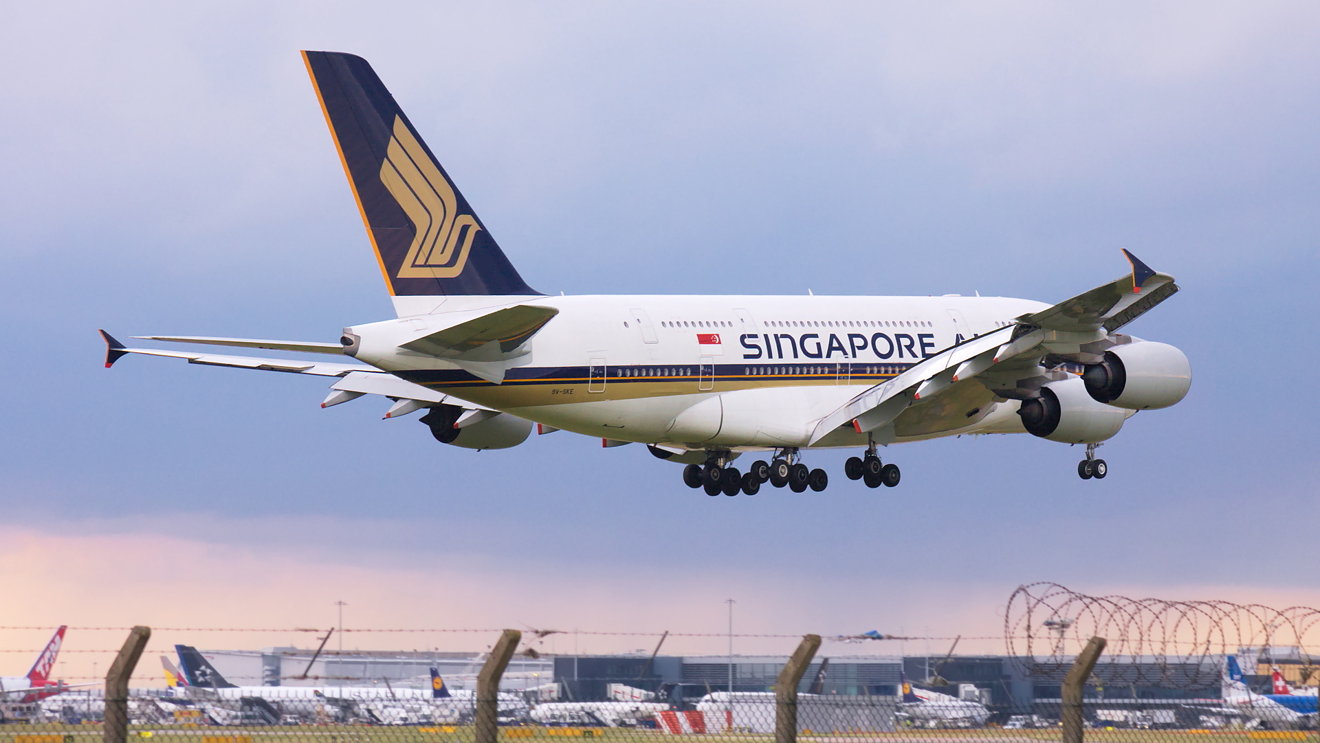 9V-SKE ✈ Singapore Airlines Airbus A380-841 @ London-Heathrow