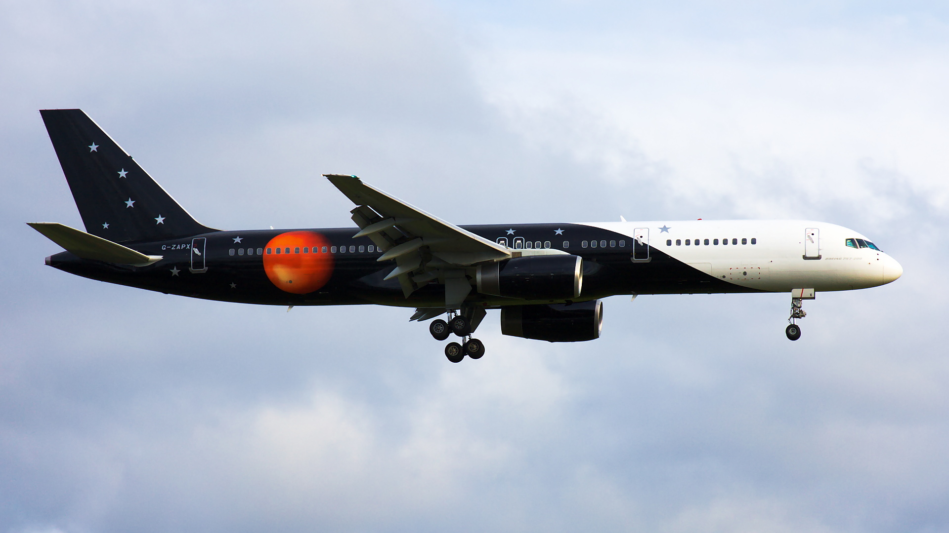 G-ZAPX ✈ Titan Airways Boeing 757-256 @ London-Heathrow
