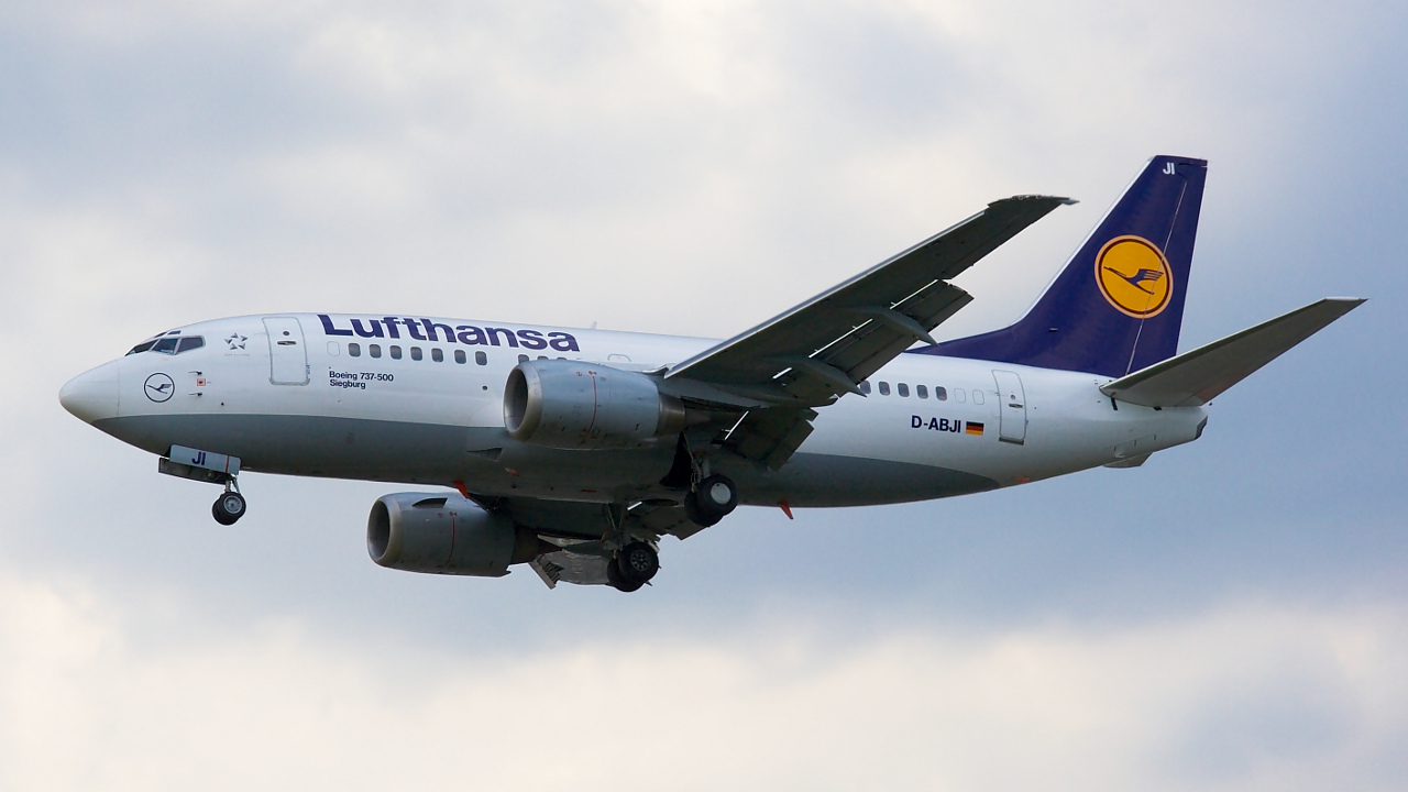 D-ABJI ✈ Lufthansa Boeing 737-530 @ London-Heathrow
