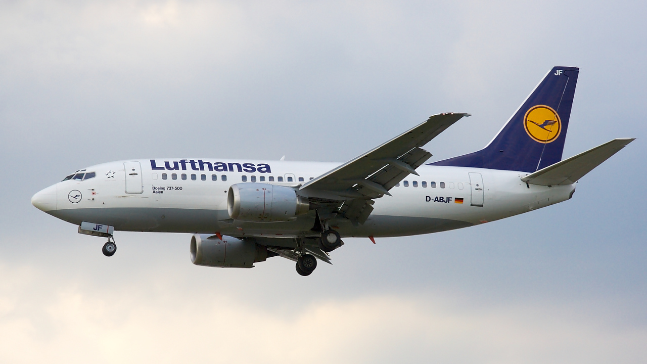 D-ABJF ✈ Lufthansa Boeing 737-530 @ London-Heathrow