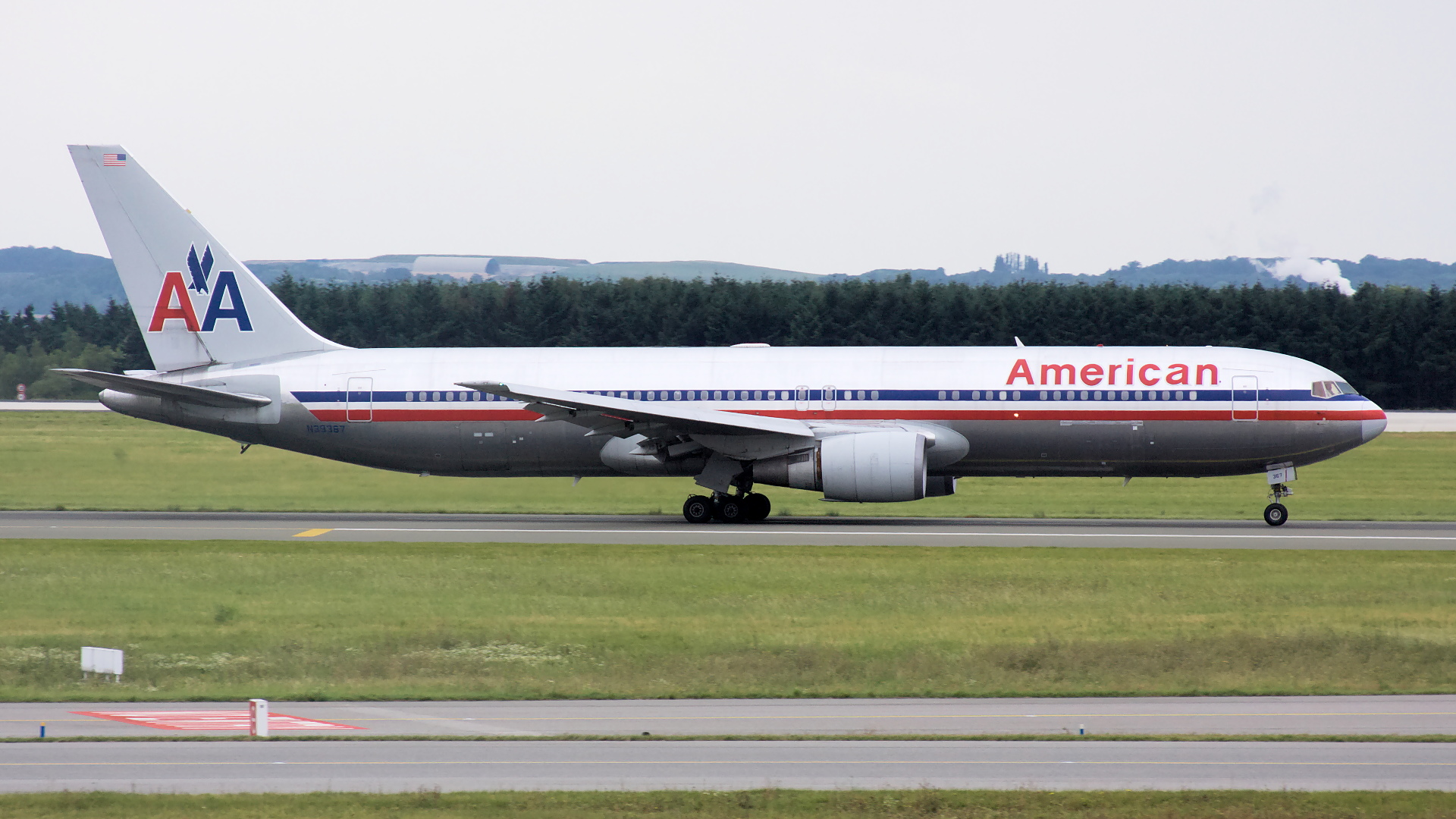 N39367 ✈ American Airlines Boeing 767-323ER @ Paris-Charles de Gaulle Airport