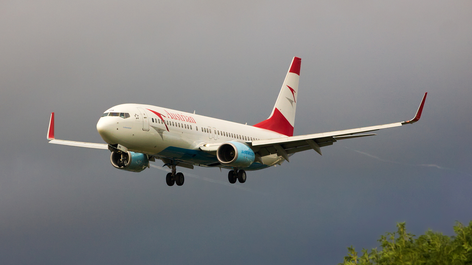 OE-LNQ ✈ Austrian Airlines Boeing 737-8Z9 @ London-Heathrow