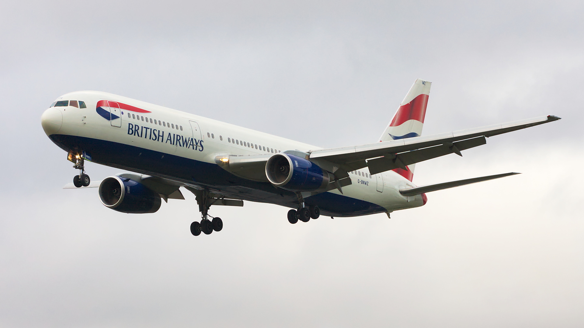 G-BNWZ ✈ British Airways Boeing 767-336ER @ London-Heathrow