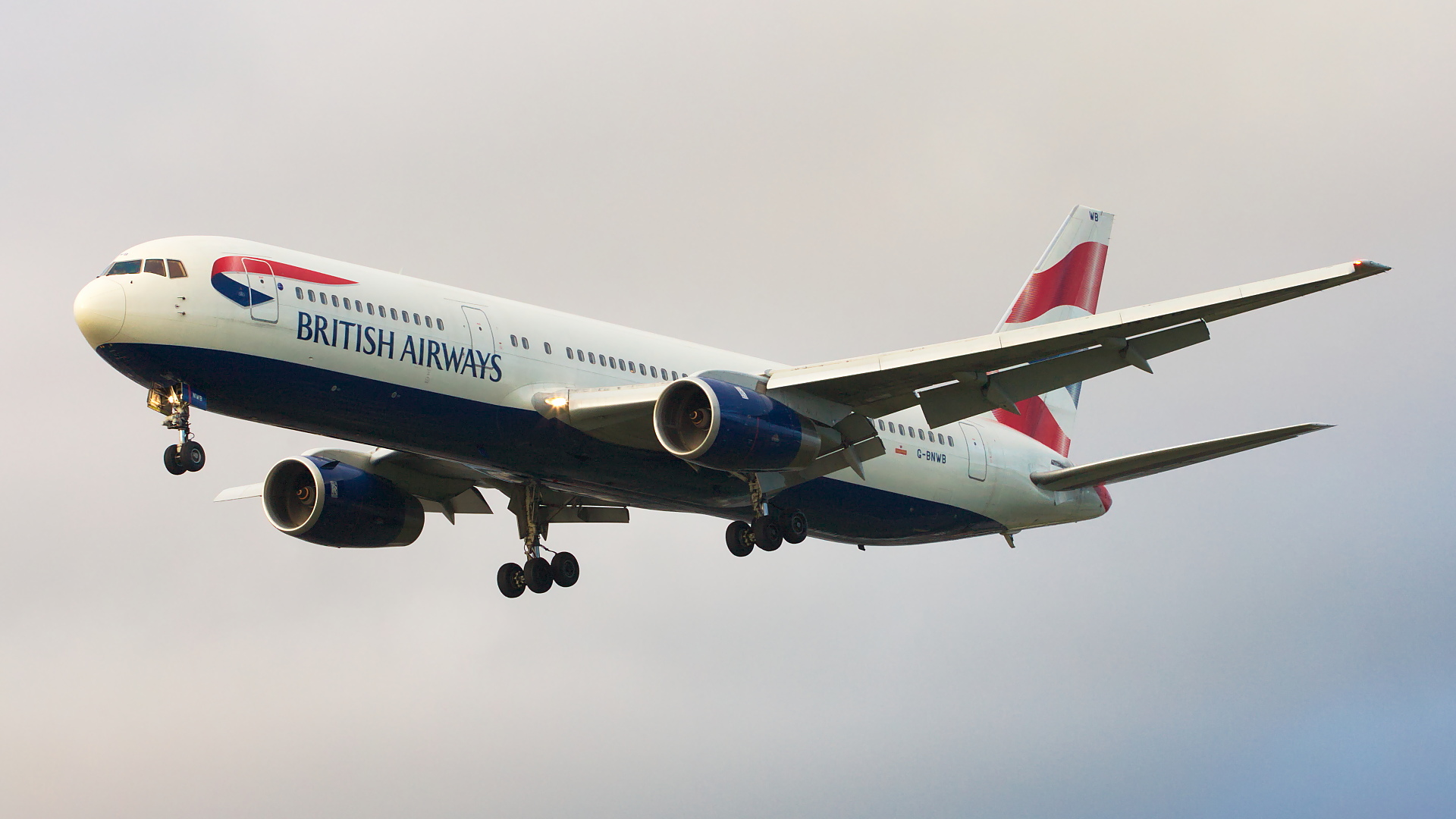 G-BNWB ✈ British Airways Boeing 767-336ER @ London-Heathrow