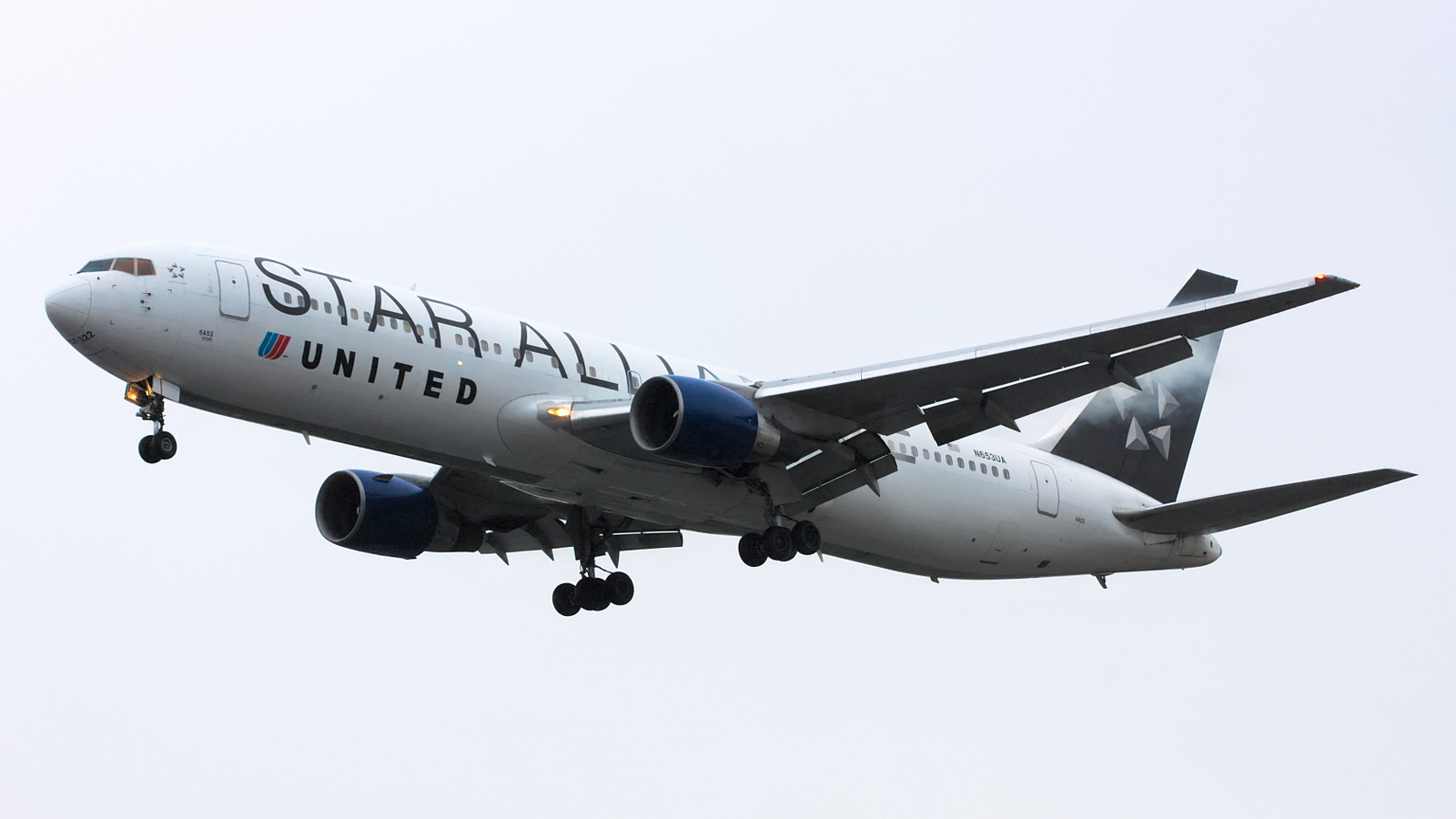 N653UA ✈ United Airlines Boeing 767-322ER @ London-Heathrow
