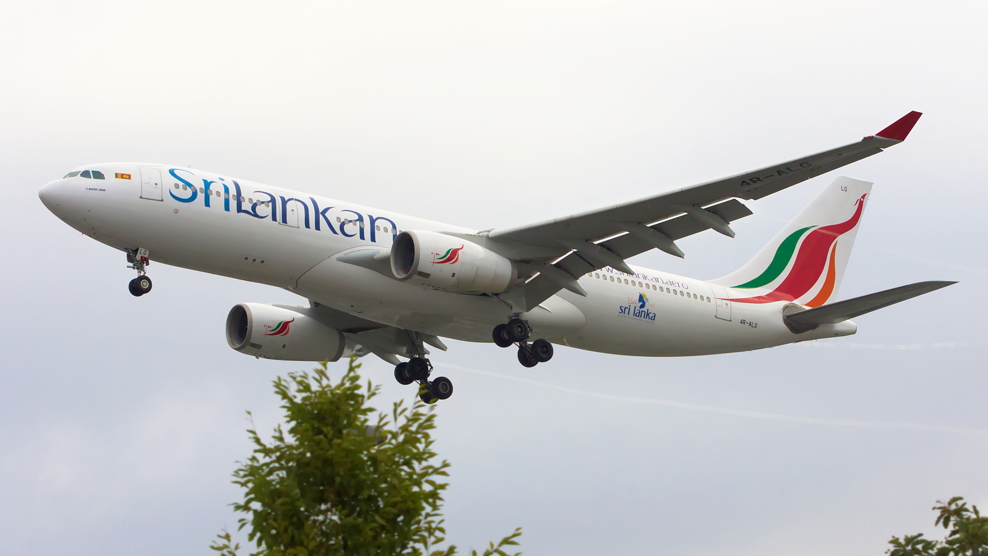 4R-ALG ✈ SriLankan Airlines Airbus A330-243 @ London-Heathrow