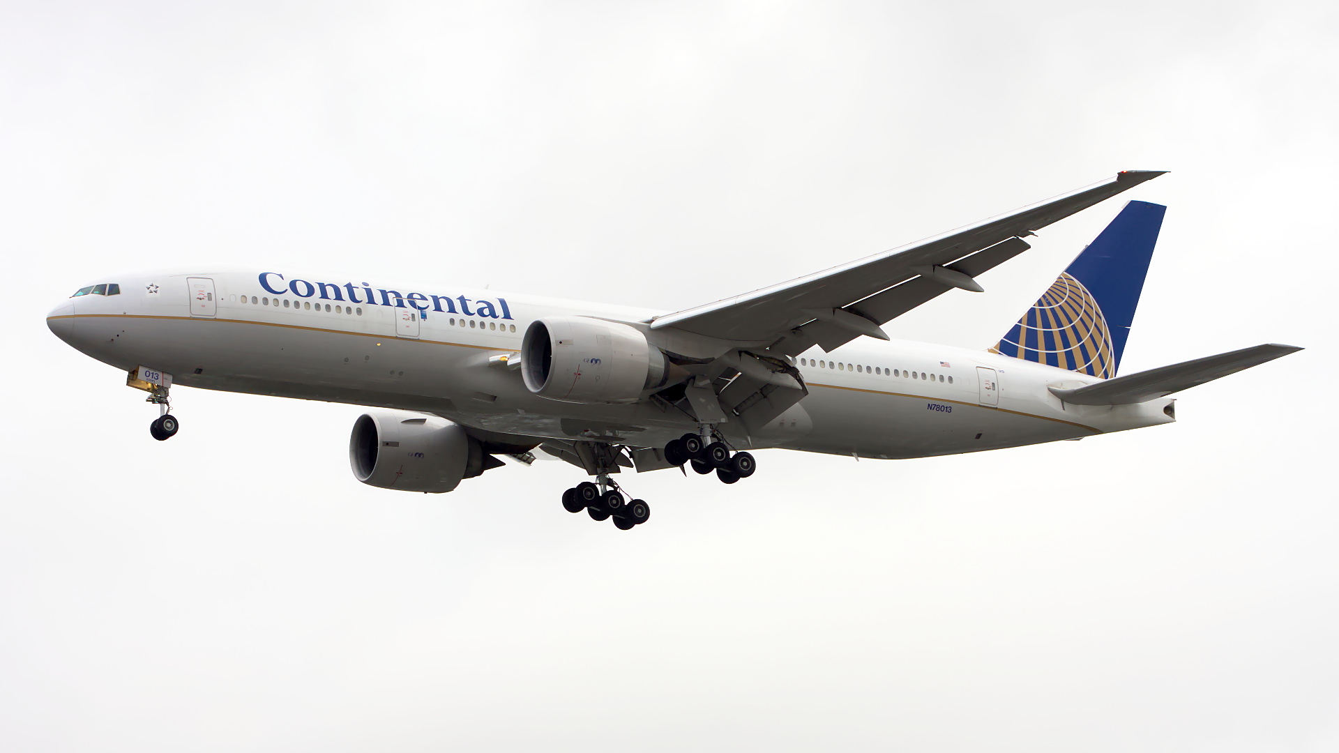 N78013 ✈ Continental Airlines Boeing 777-224ER @ London-Heathrow
