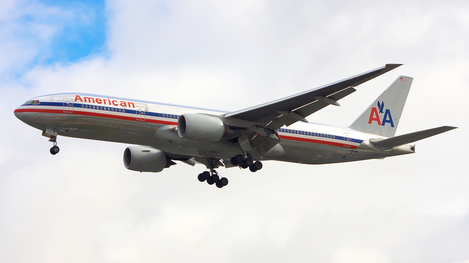 N795AN ✈ American Airlines Boeing 777-223ER @ London-Heathrow